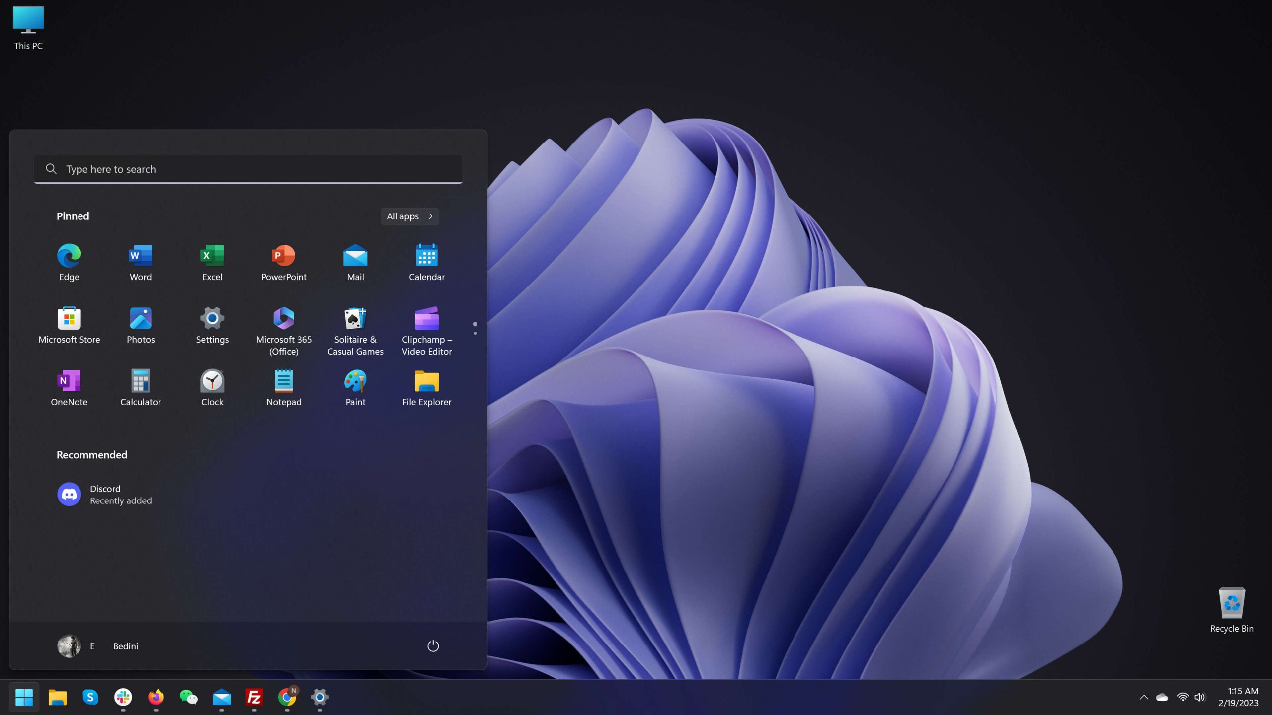 Windows 11 Pro Desktop Screenshot